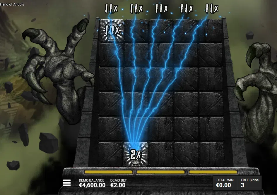 Hand of Anubis base game showing red and blue Soul Orb multiplier symbols with 11x values stacking