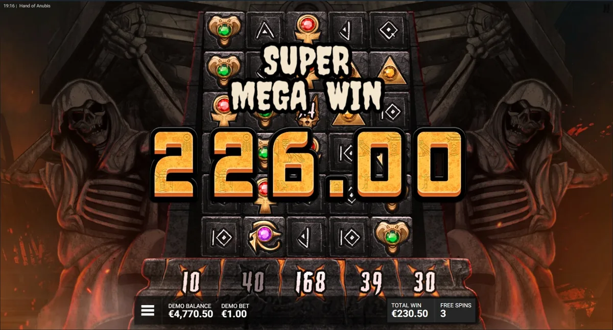 Hand of Anubis Super Mega Win screen displaying a total win of 226.00 during free spins